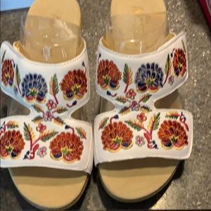 Algeria sandals